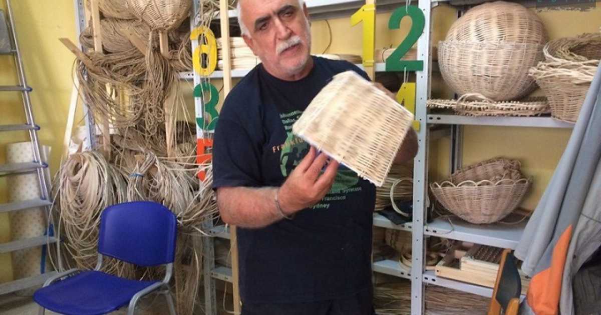 Rutigliano, il laboratorio del "Messeni": l� dove i non vedenti diventano artigiani